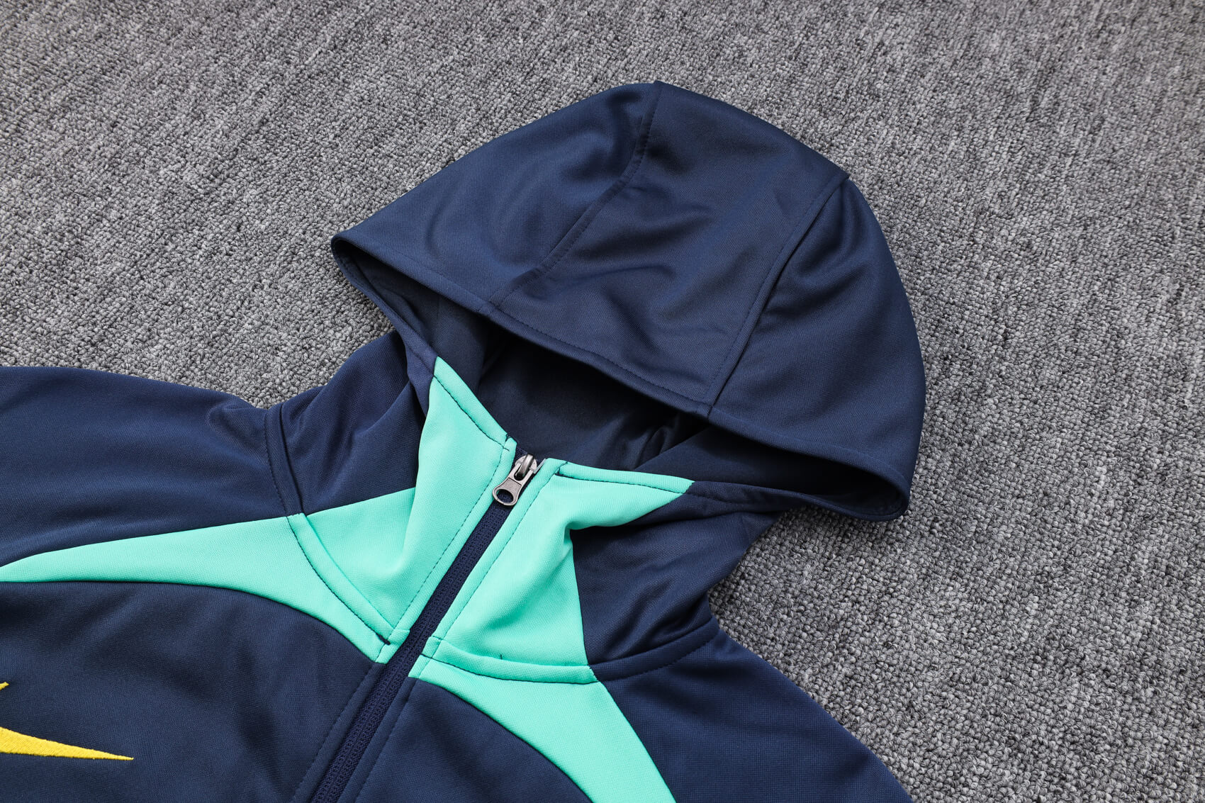 Conjunto Brasil Sportswear Tech Fleece – Agasalho e Calça