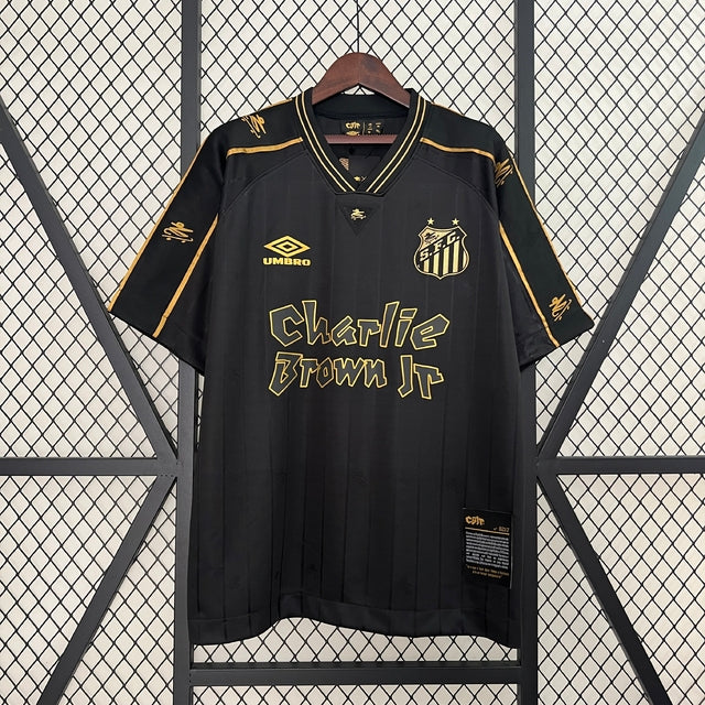 Camisa Santos Charlie Brown Jr Edição Especial 24/25 Umbro Torcedor Masculino - Preto