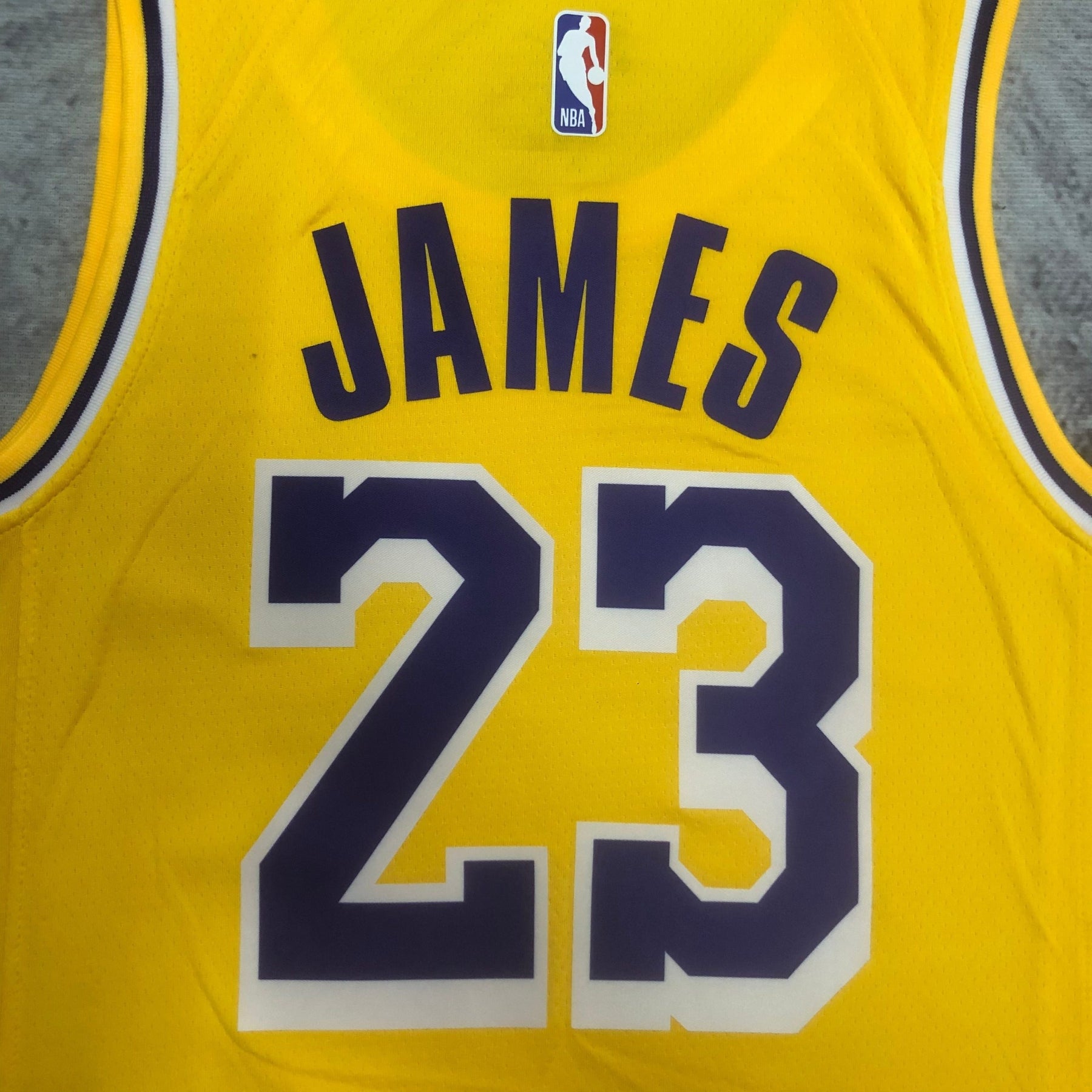 Regata Nike – Los Angeles Lakers Icon Edition 2022 #james – Swingman