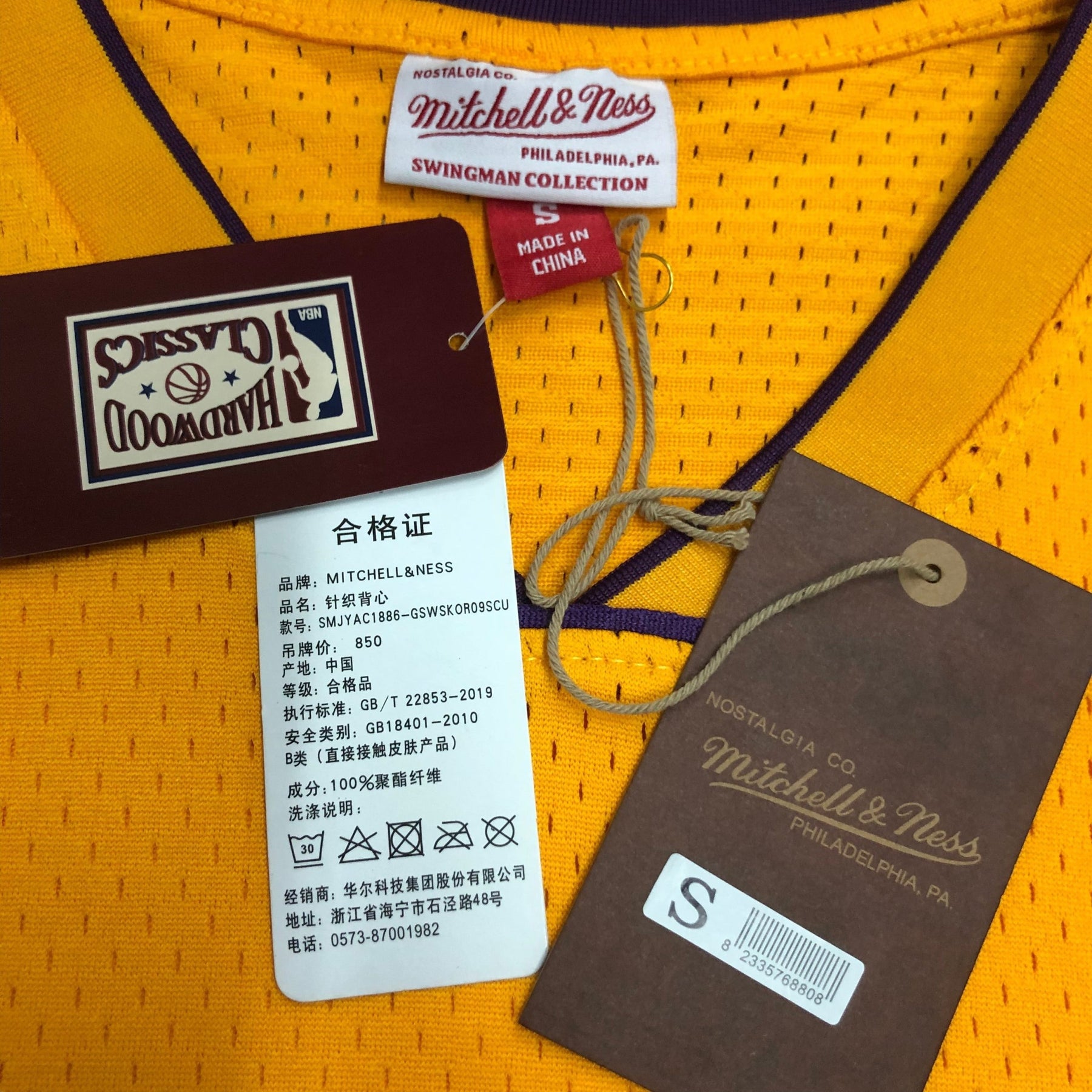 Regata Mitchell & Ness Los Angeles Lakers 1999-00 Dourada