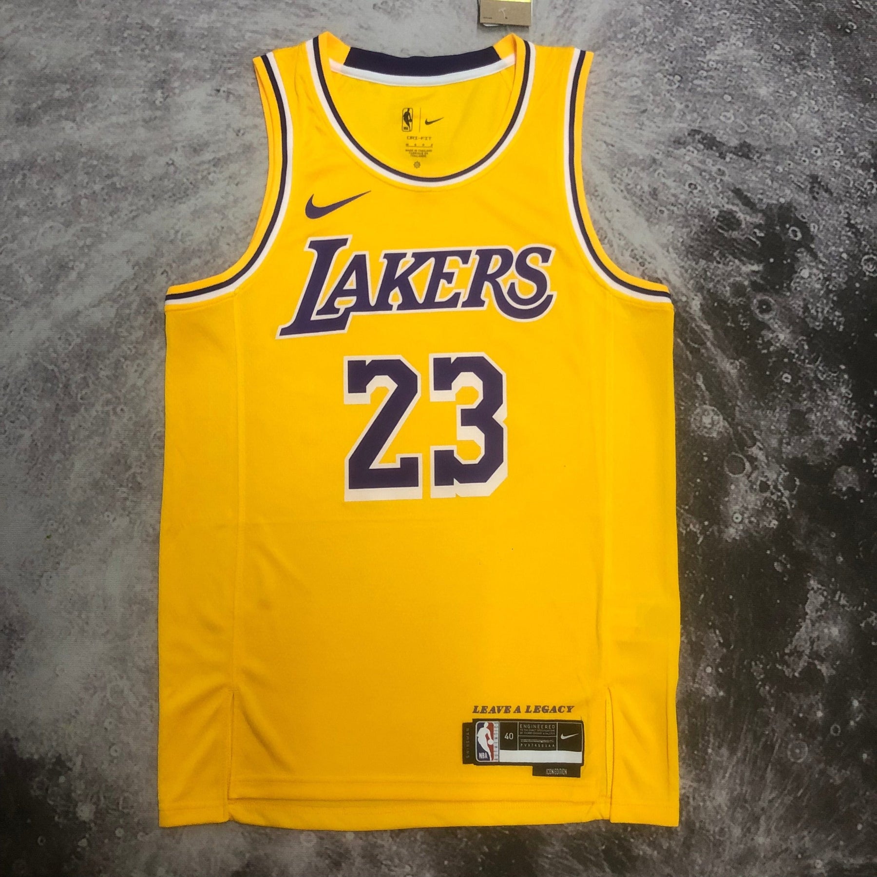 Regata Nike – Los Angeles Lakers Icon Edition 2022 #james – Swingman
