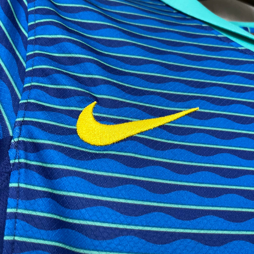 Camisa Feminina Brasil Nike 24/25 – Azul Baby Look