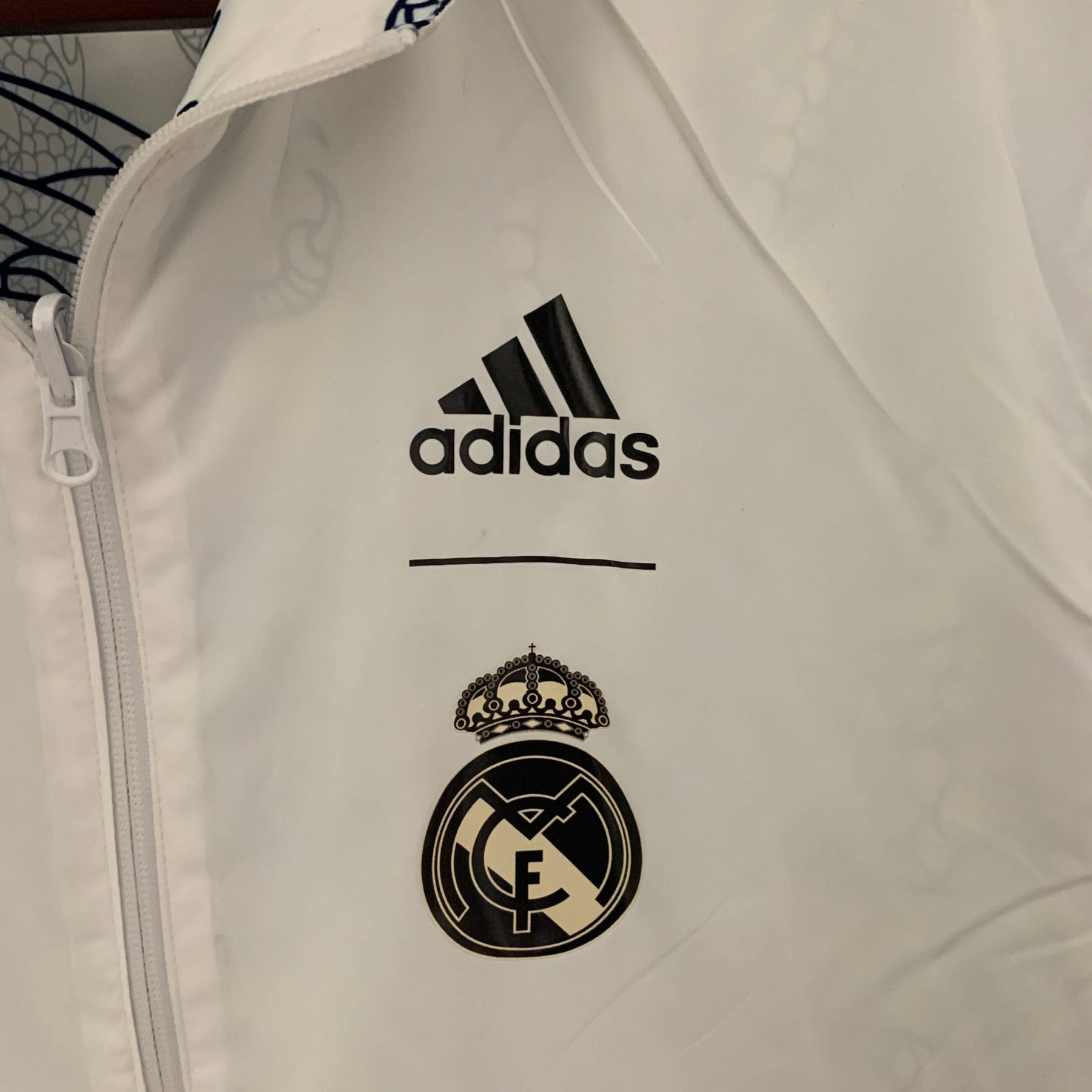 Corta Vento Real Madrid 24/25 – Branco Dupla Face