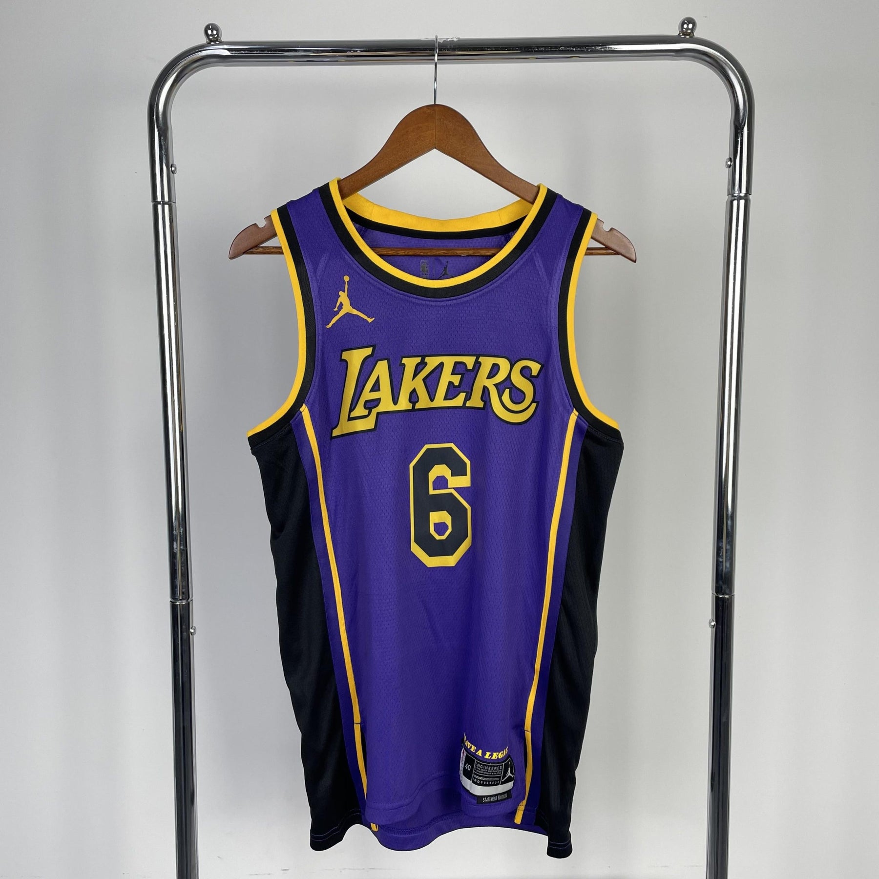 Regata Jordan – Los Angeles Lakers Statement Edition 2022/2023 – Swingman