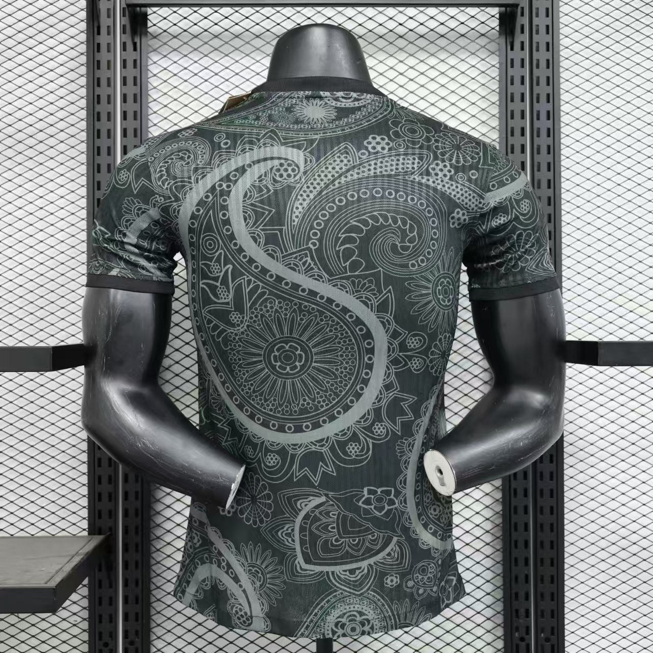 Camisa Barcelona Edição Especial 2024/25 Jogador Masculino com Patch - Preta e Branca