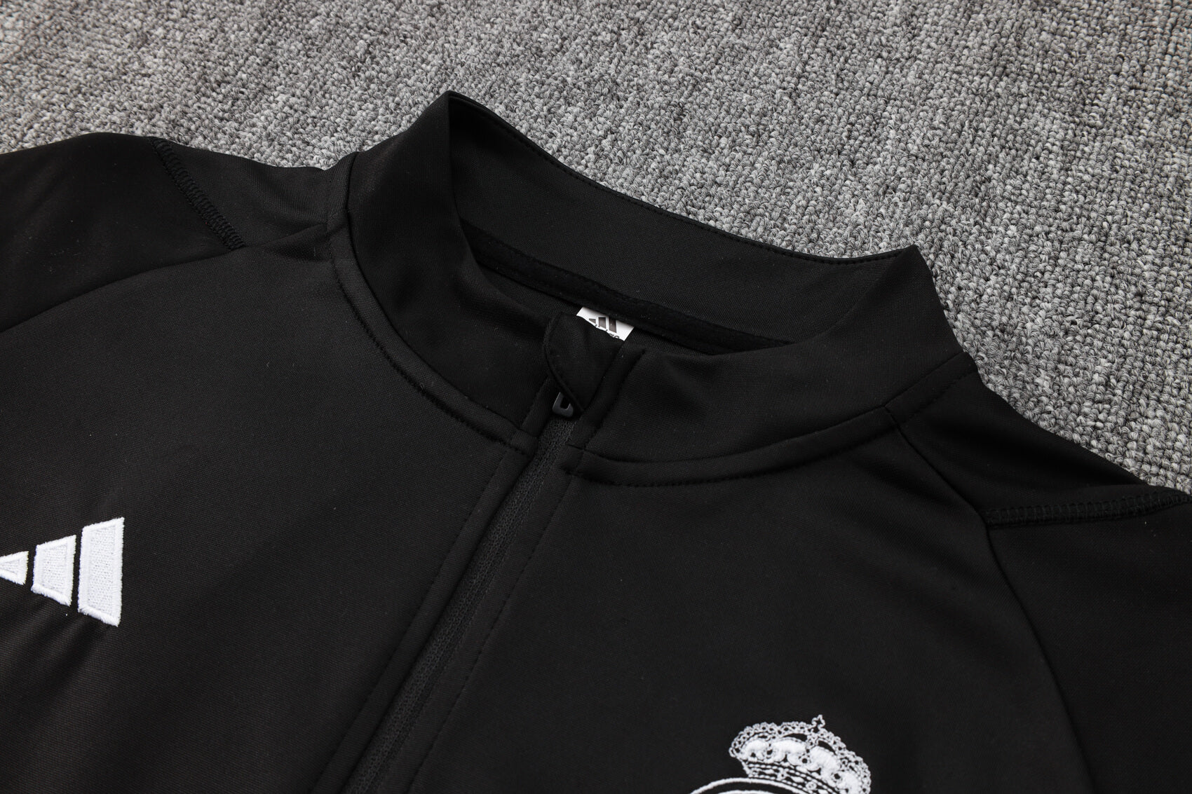 Conjunto de Treino Real Madrid 24/25 – Preto