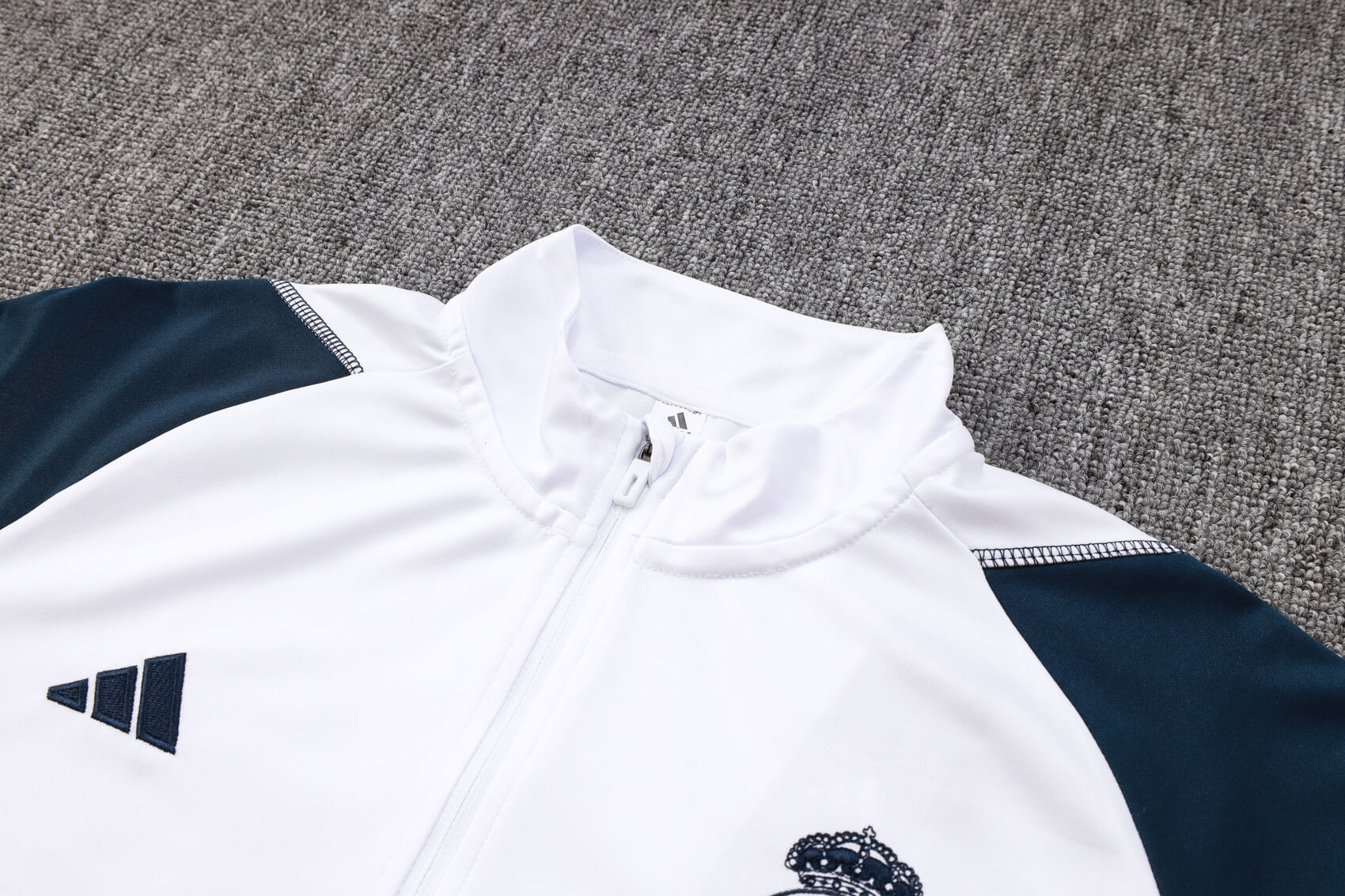 Conjunto de Treino Real Madrid 24/25 – Branco