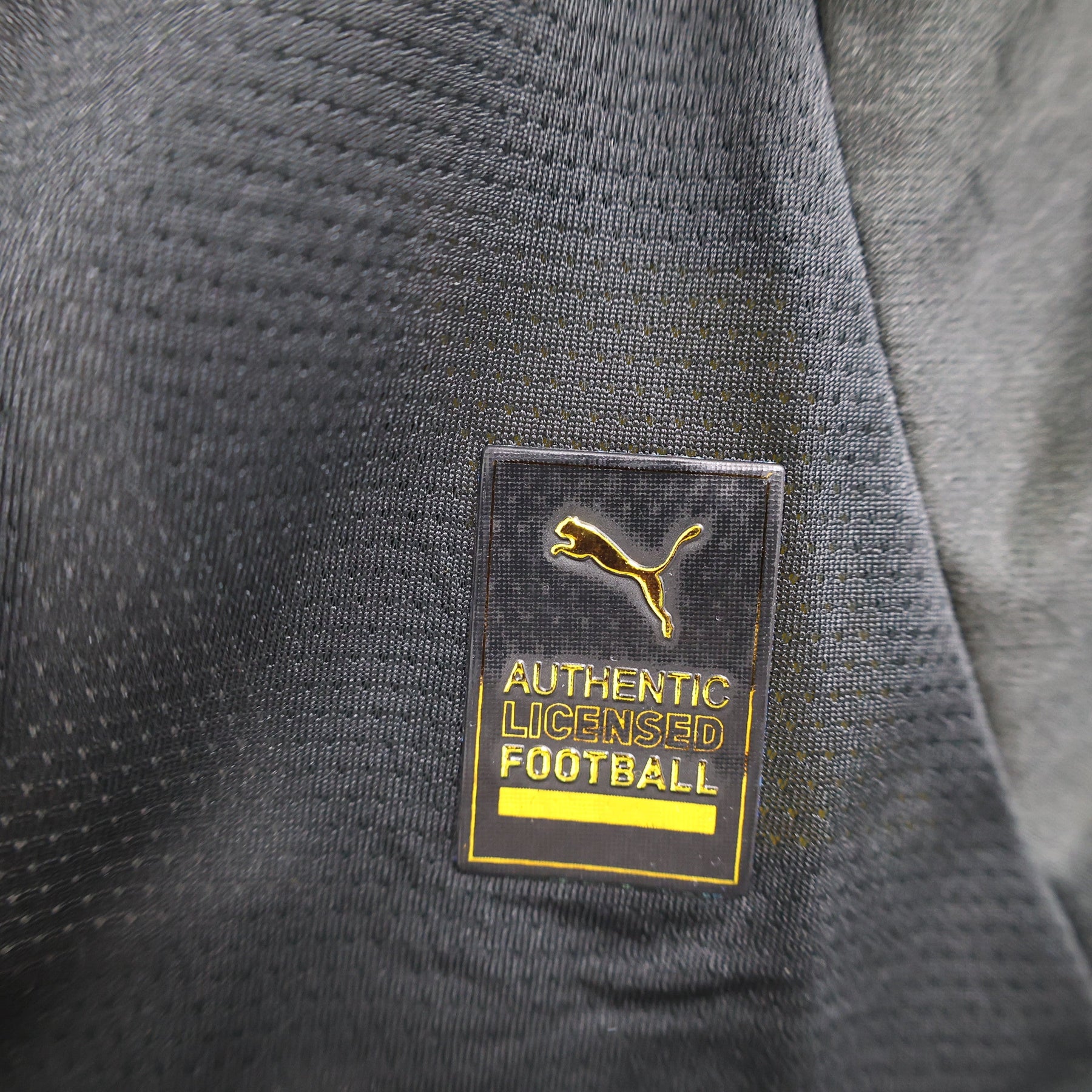 Camisa Borussia Dortmund Away 2024/25 Jogador Puma Masculino com Patch - Preta e Amarela