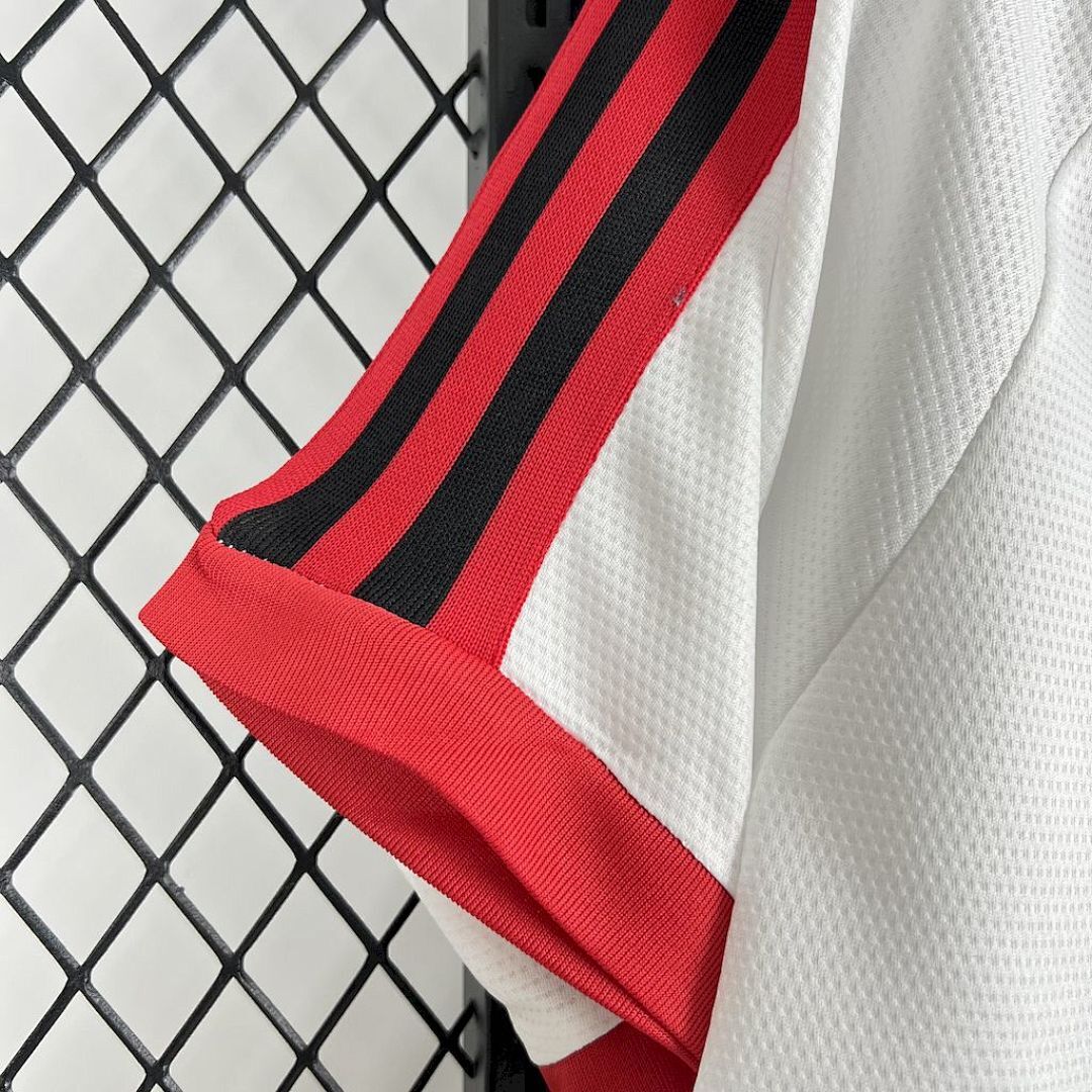 Flamengo 1981 Away Retro
