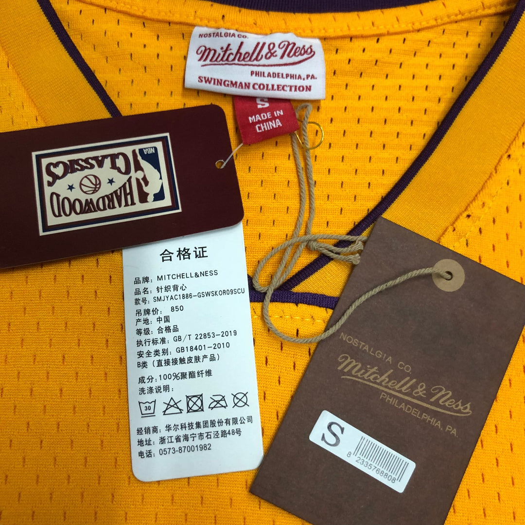 Regata Mitchell & Ness Los Angeles Lakers 1999-00 Dourada