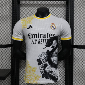 Camisa Real Madrid Edição Especial 2024/25 Jogador Masculino com Patch - Branca, Dourada e Preta