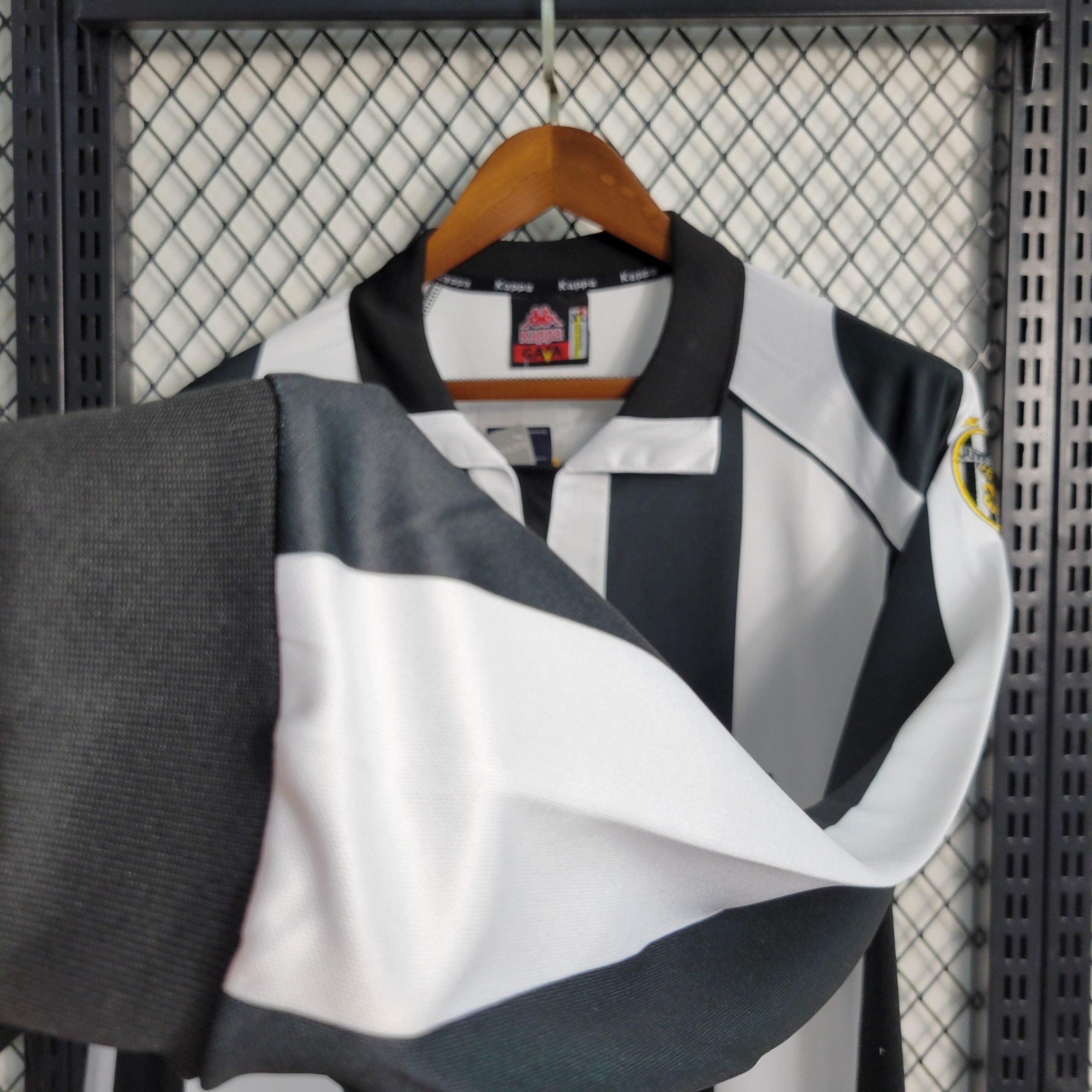 Camisa Juventus Home (1) 1997/98 - Retrô Manga Longa Masculina