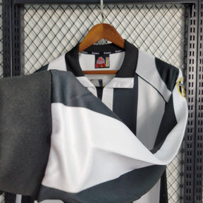 Camisa Juventus Home (1) 1997/98 - Retrô Manga Longa Masculina