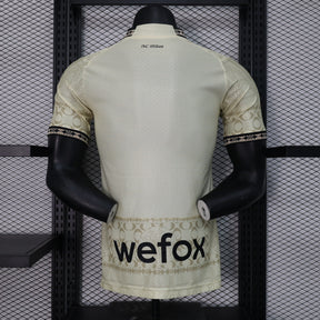 Camisa AC Milan Fourth 2024/25 - Jogador Masculino com Patch - Off White