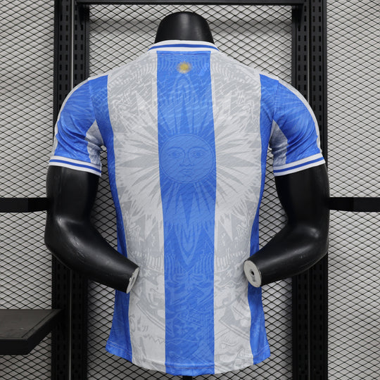 Camisa Seleção Argentina Edição Especial 2024/25 Jogador Adidas Masculino com Patch- Azul, Branca e Dourada