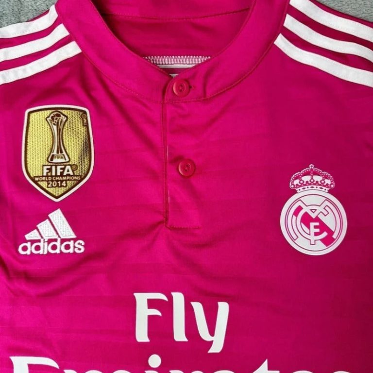 Camisa Retrô Manga Longa Real Madrid 14/15 – RONALDO 7 – Todos os patchs – Rosa