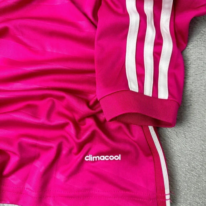 Camisa Retrô Manga Longa Real Madrid 14/15 – RONALDO 7 – Todos os patchs – Rosa