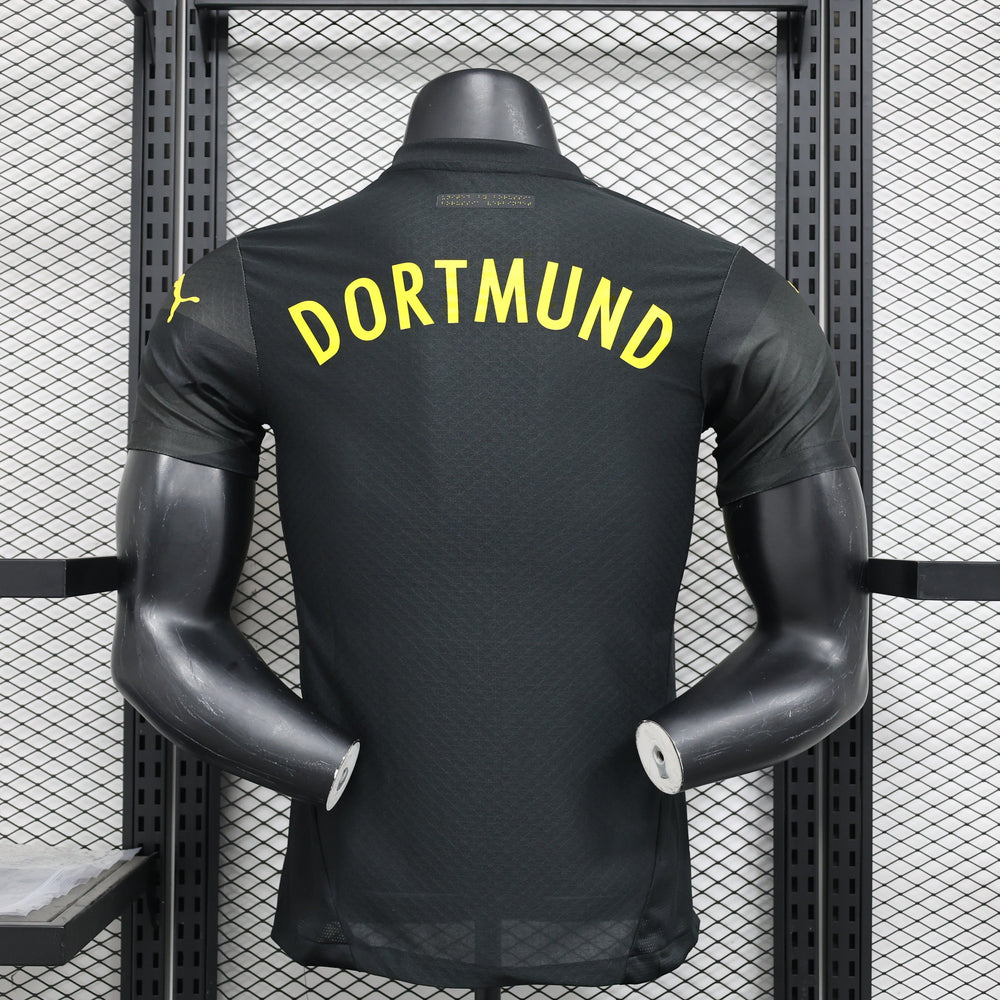 Camisa Borussia Dortmund Away 2024/25 Jogador Puma Masculino com Patch - Preta e Amarela
